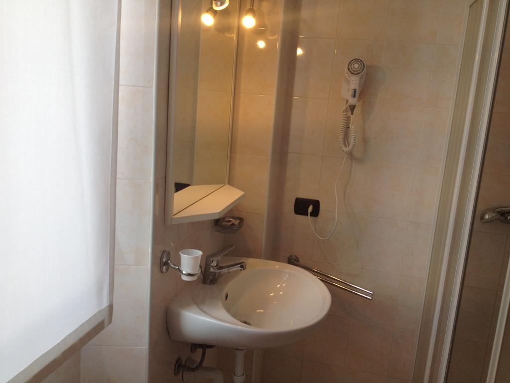 Hotel Belforte Varese Exterior photo